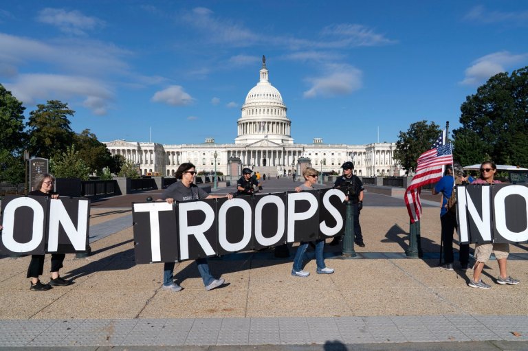 Photos of protests during fourth week of Trump's DC crime crackdown | iNFOnews.ca