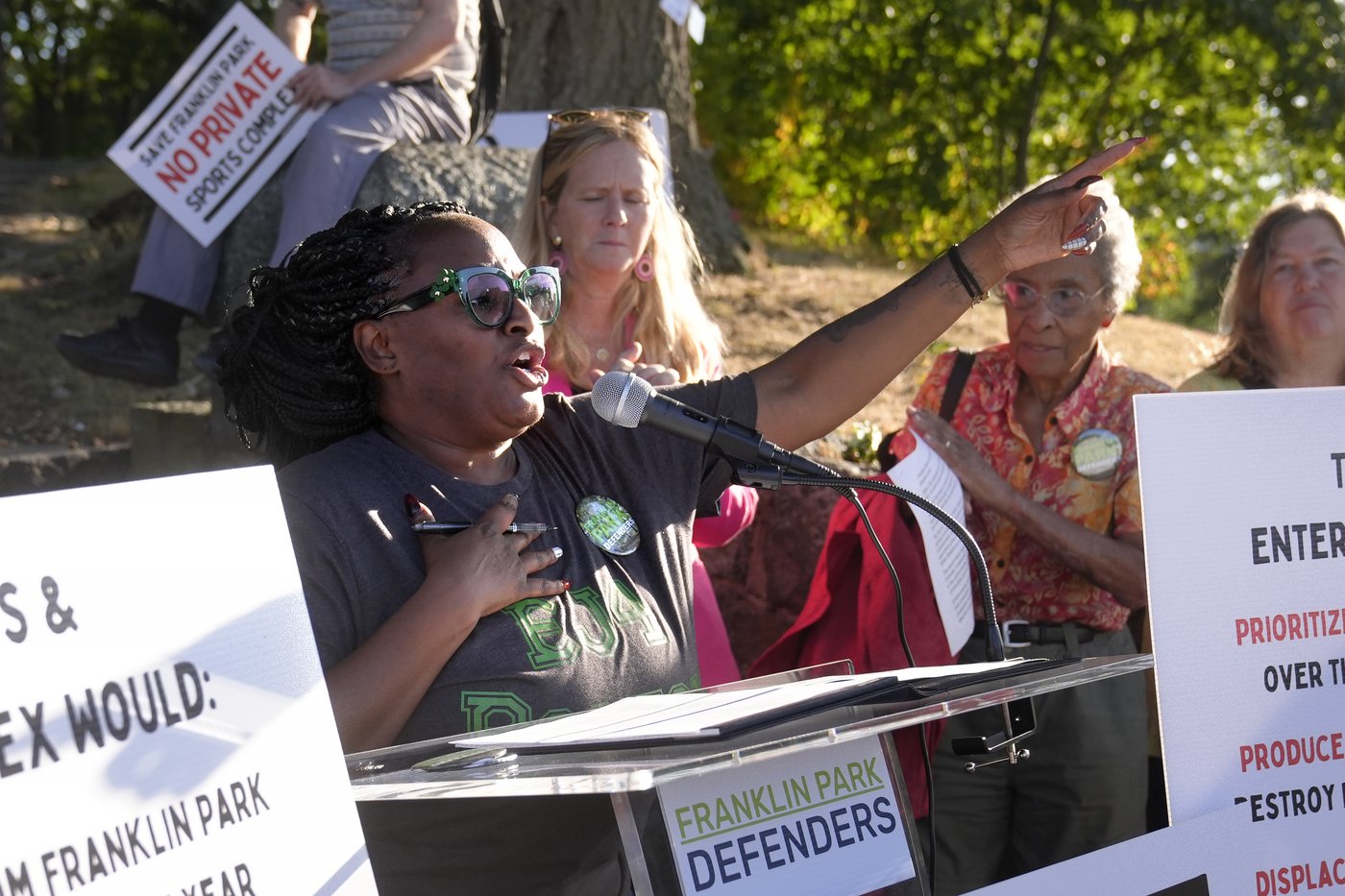 Boston plans to renovate a crumbling stadium for its new women's soccer team. Not everyone is happy | iNFOnews.ca