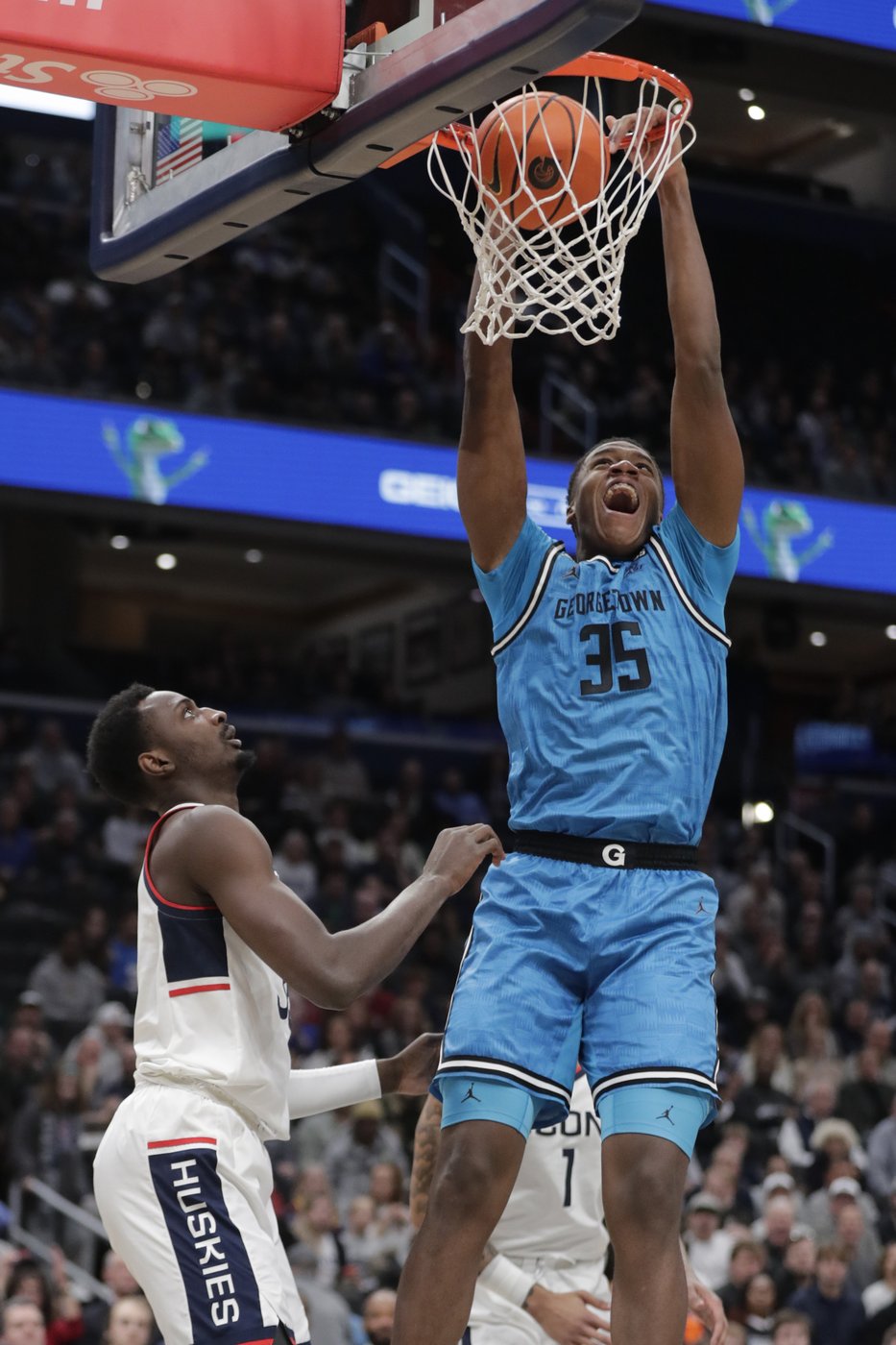 Alex Karaban scores 19 as second-half surge sends No. 9 UConn past Georgetown, 68-60 | iNFOnews.ca