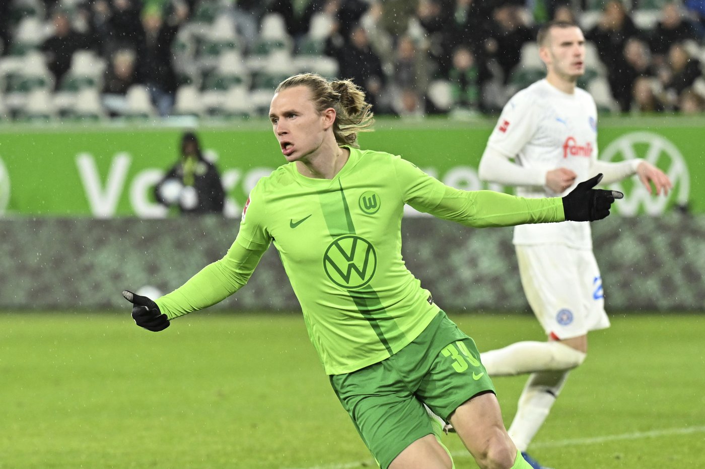 Holsten Kiel strikes late to grab point at Wolfsburg and end road losing streak | iNFOnews.ca