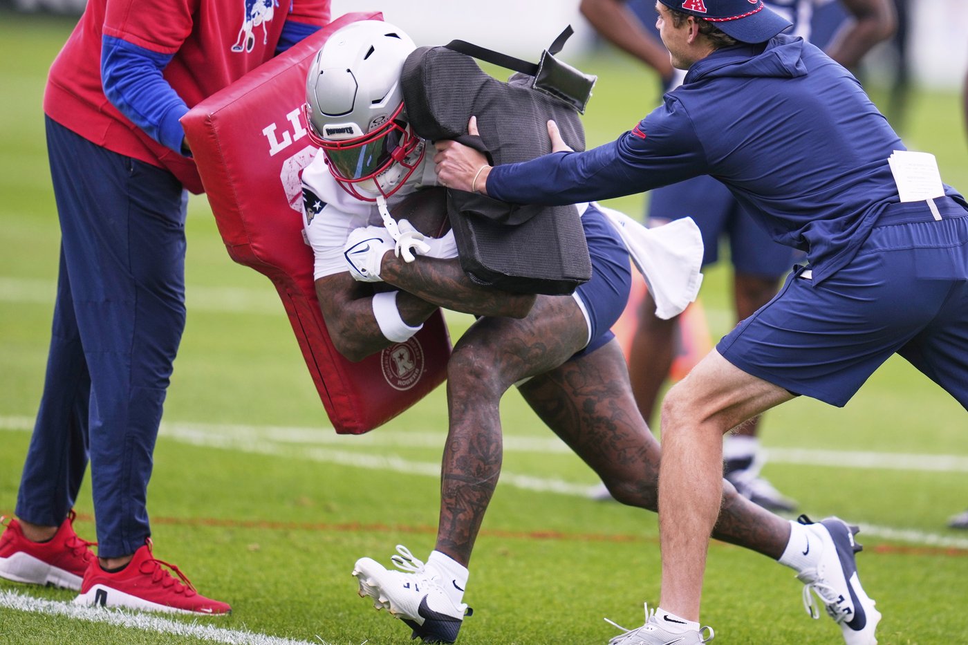 Patriots receiver Stefon Diggs keeping his discussions with team about viral boat video private | iNFOnews.ca