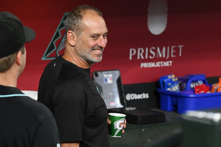 Diamondbacks manager Torey Lovullo returns to team on 2-year deal, AP source says | iNFOnews.ca