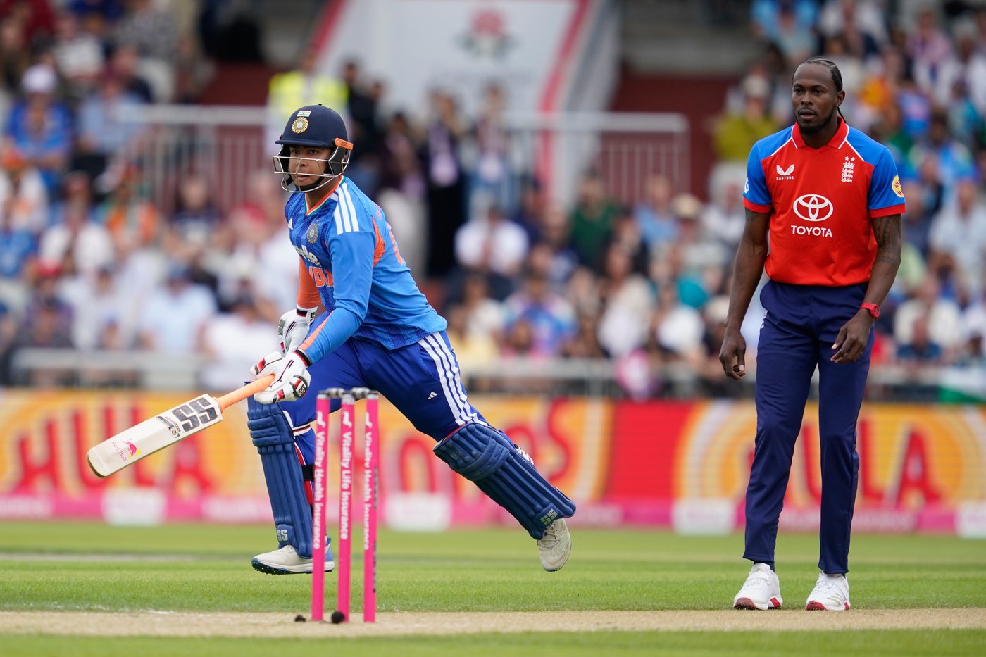 England beats India in 2nd T20 despite debut by 15-year-old Sooryavanshi | iNFOnews.ca