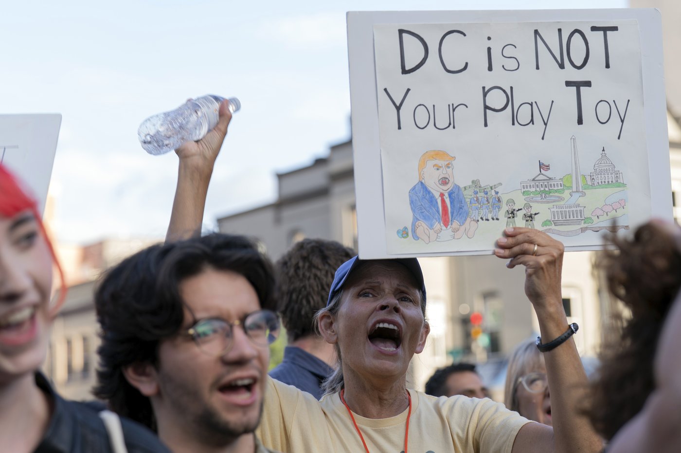 Trump embraces tough-on-crime mantra amid DC takeover as he and Democrats claim political wins | iNFOnews.ca