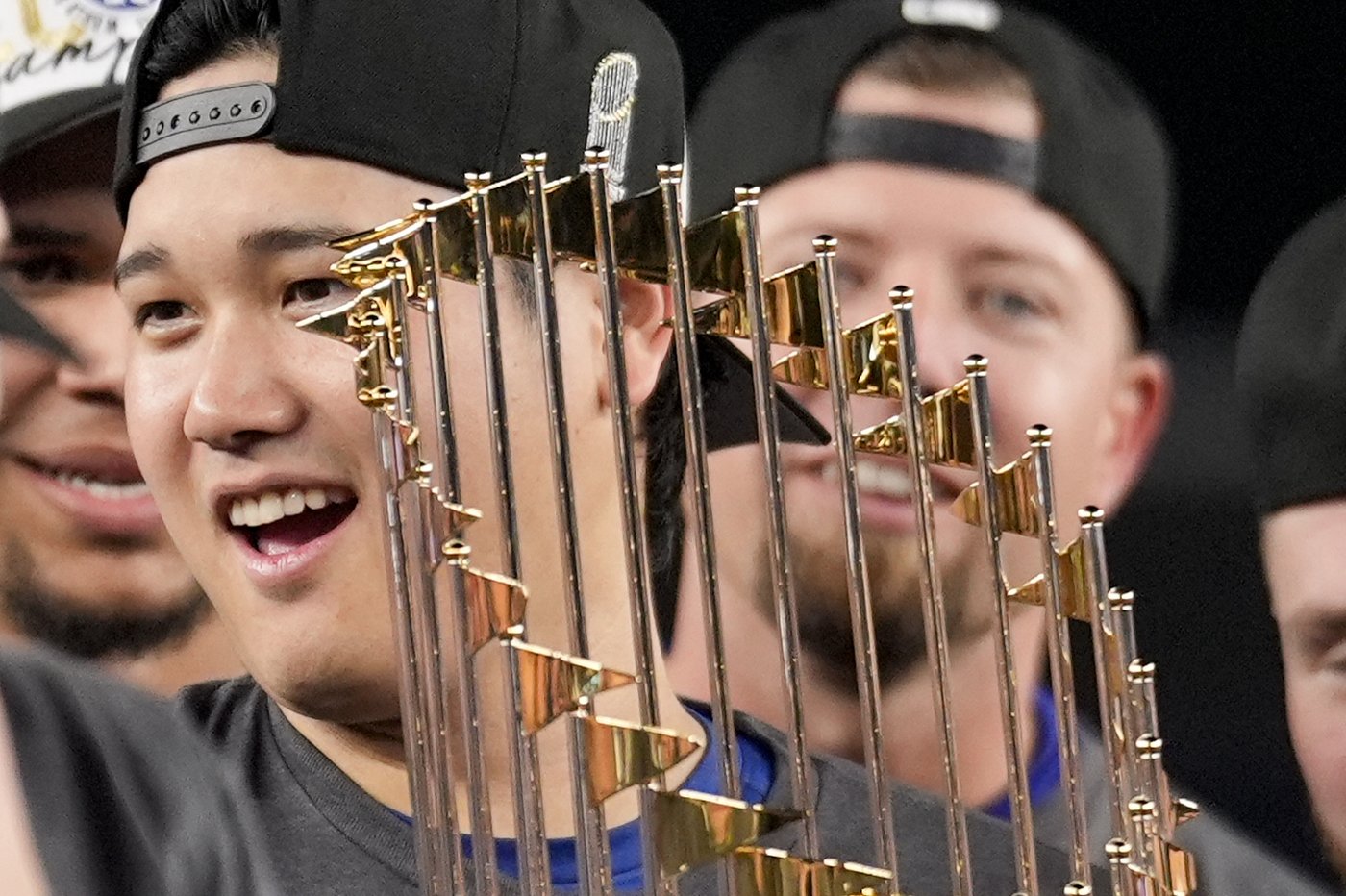 Japan celebrates as Shohei Ohtani, Yoshinobu Yamamoto win World Series with Dodgers | iNFOnews.ca