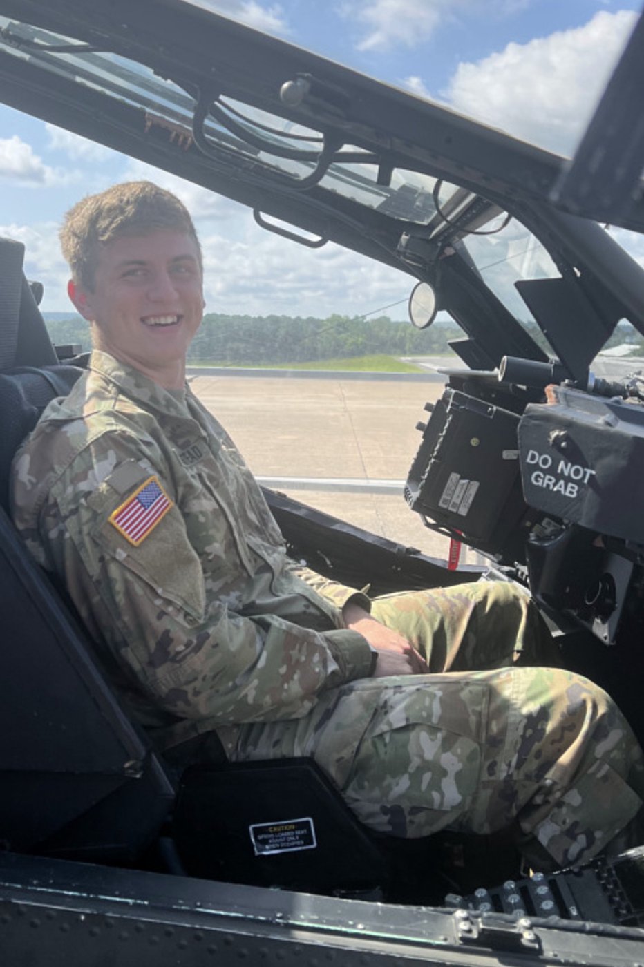 Army resumes Apache helicopter training missions after Texas crash that killed 2 | iNFOnews.ca