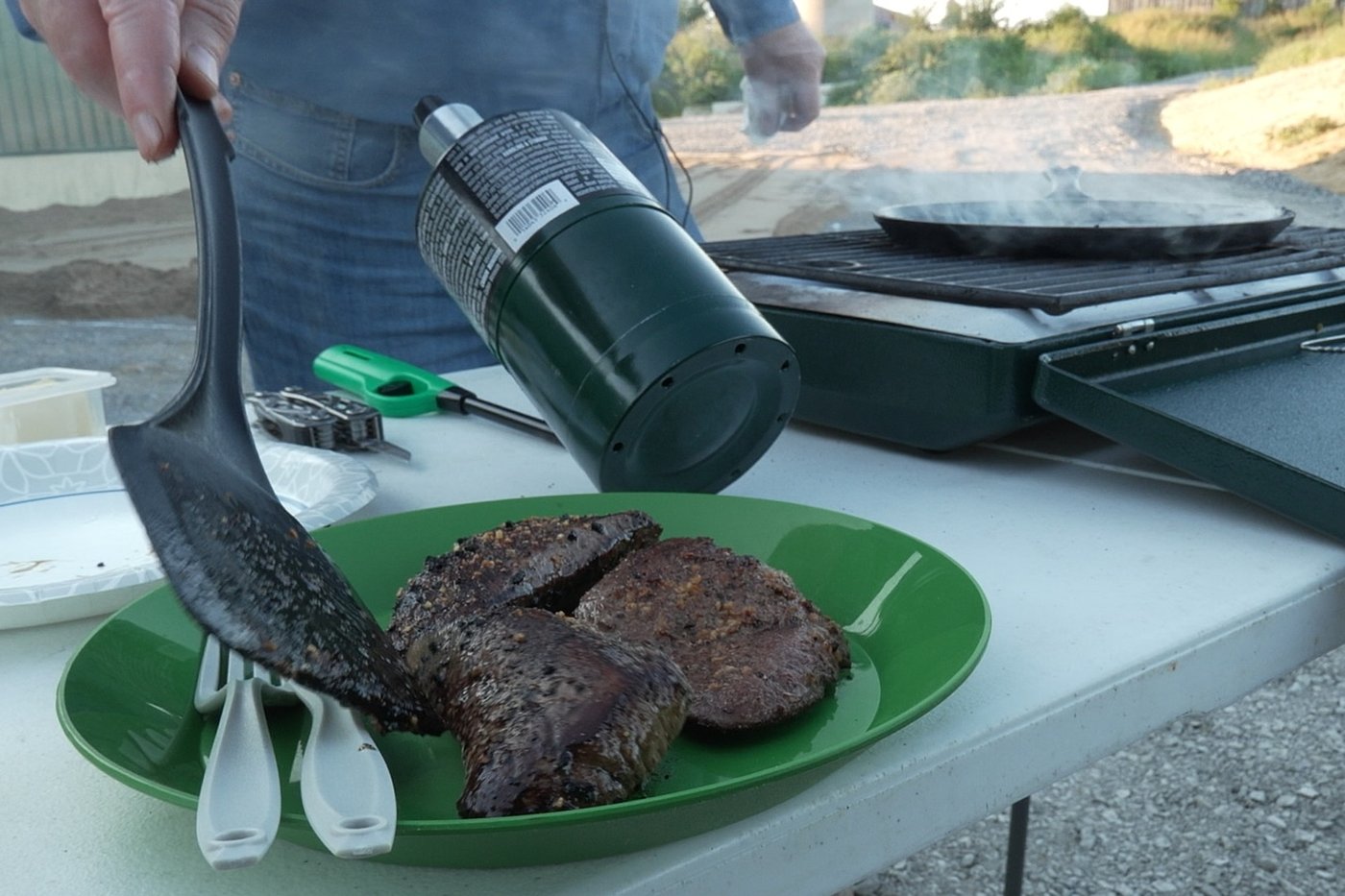 A Kentucky man with a meat allergy was craving a burger. So he got into ostrich farming | iNFOnews.ca
