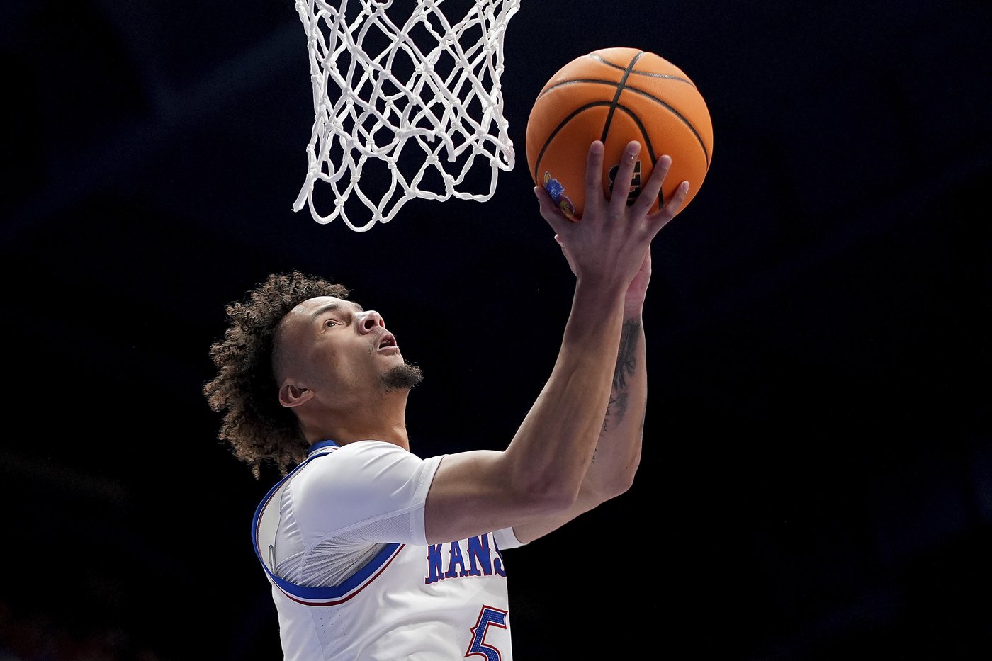 No. 1 Kansas overcomes sluggish start, beats UNC Wilmington 84-66 to give Bill Self 800th career win | iNFOnews.ca No. 1 Kansas overcomes sluggish start, beats UNC Wilmington 84-66 to give Bill Self 800th career win | iNFOnews.ca