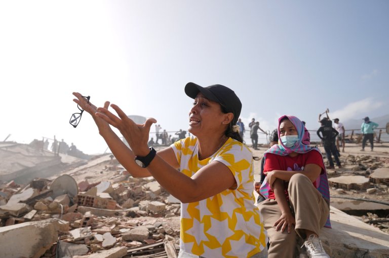 Photos show rescue efforts across earthquake-ravaged Venezuela | iNFOnews.ca