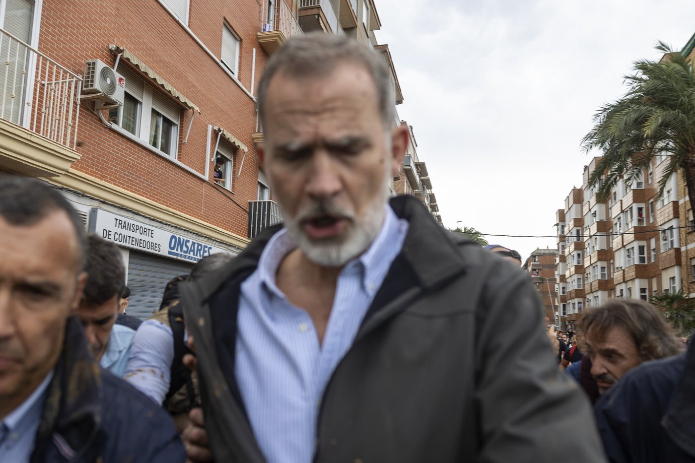 Spain flood survivors hurl mud at the royals and top government officials | iNFOnews.ca