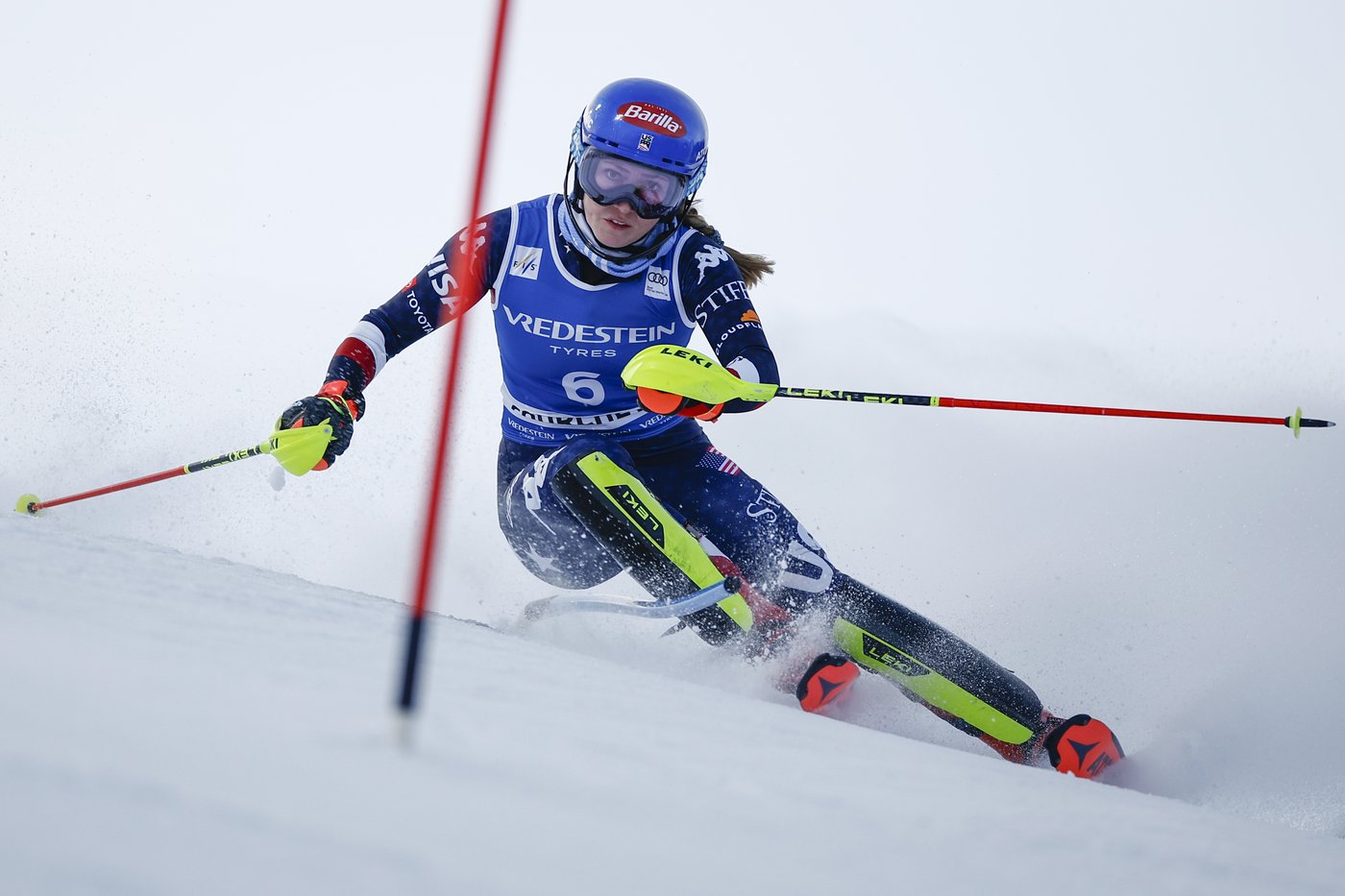 Lindsey Vonn 'disappointed' with how Mikaela Shiffrin handled decision to race with another teammate | iNFOnews.ca Lindsey Vonn 'disappointed' with how Mikaela Shiffrin handled decision to race with another teammate | iNFOnews.ca