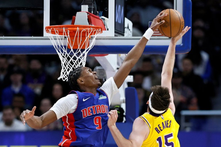 Daniss Jenkins puts up career-high 30 points as Pistons end Lakers' 9-game win streak, 113-110 | iNFOnews.ca