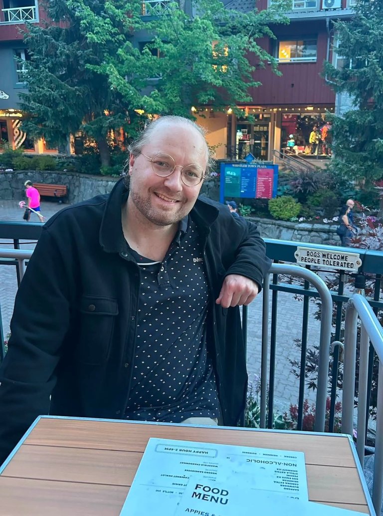 Missing hiker called 911, two days after going missing in B.C. mountains | iNFOnews.ca