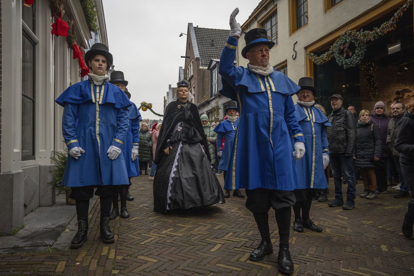 Charles Dickens' characters come alive in a Dutch town enamored with the English author | iNFOnews.ca