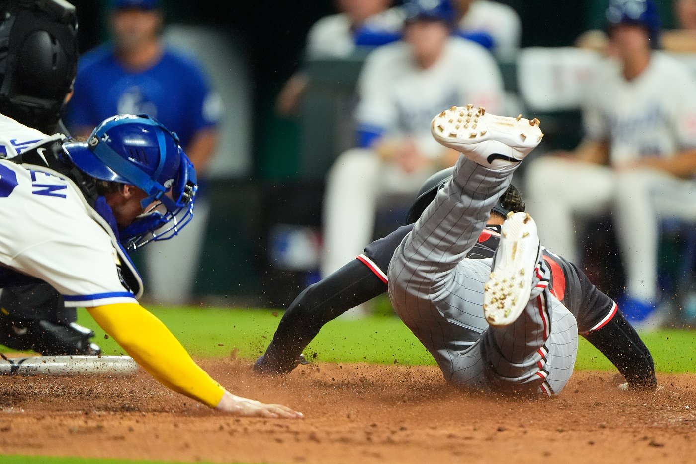 Brooks Lee's 2-run single in 8th lifts Twins to 4-3 win over Royals | iNFOnews.ca