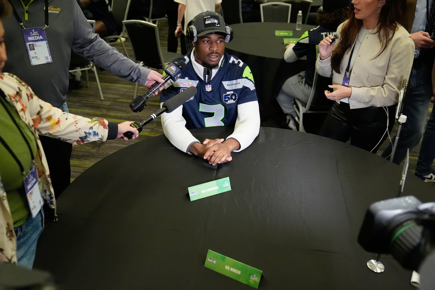 Seahawks rookie safety Nick Emmanwori injures an ankle during practice for the Super Bowl | iNFOnews.ca Seahawks rookie safety Nick Emmanwori injures an ankle during practice for the Super Bowl | iNFOnews.ca