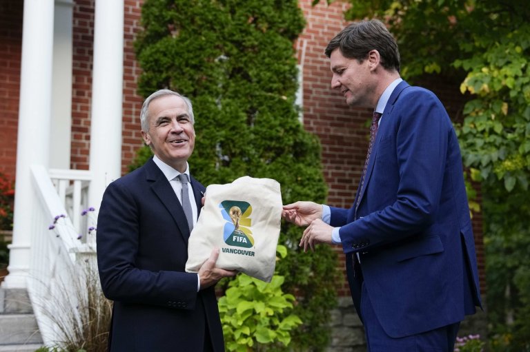 'Hoodie-gate': Is David Eby qualified as fashion police after dressing down B.C. MLA? | iNFOnews.ca