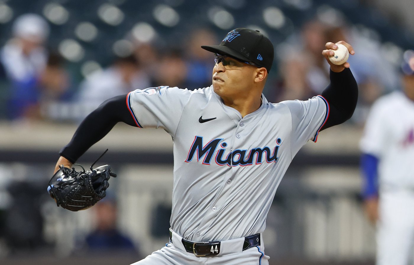 Phillies acquire left-hander Jesús Luzardo from Marlins in exchange for prospects | iNFOnews.ca