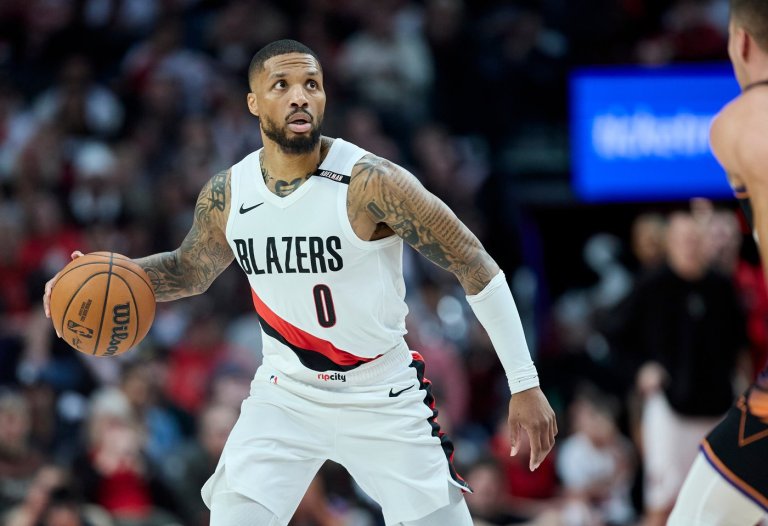 Portland fans show love for Damian Lillard in his return to the court with the Trail Blazers | iNFOnews.ca
