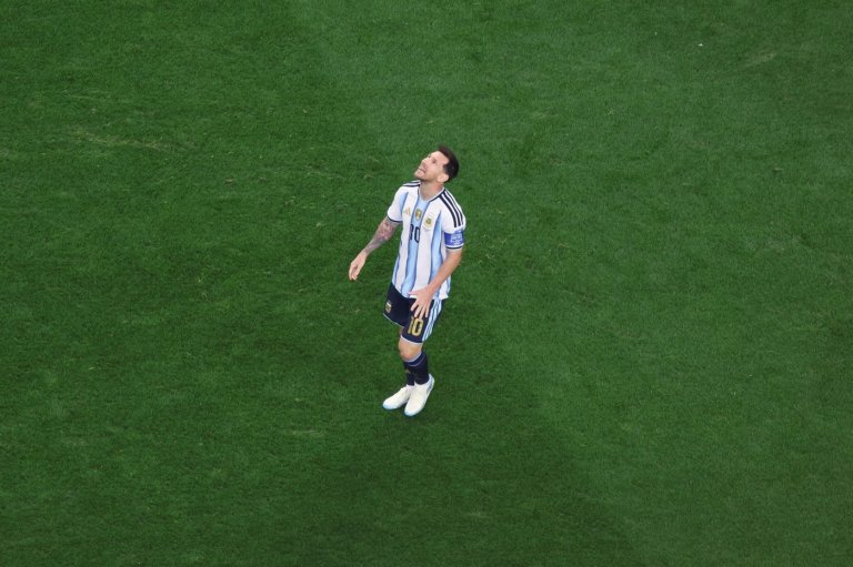 Lionel Messi misses penalty kick with a chance to break the World Cup scoring record with Argentina | iNFOnews.ca