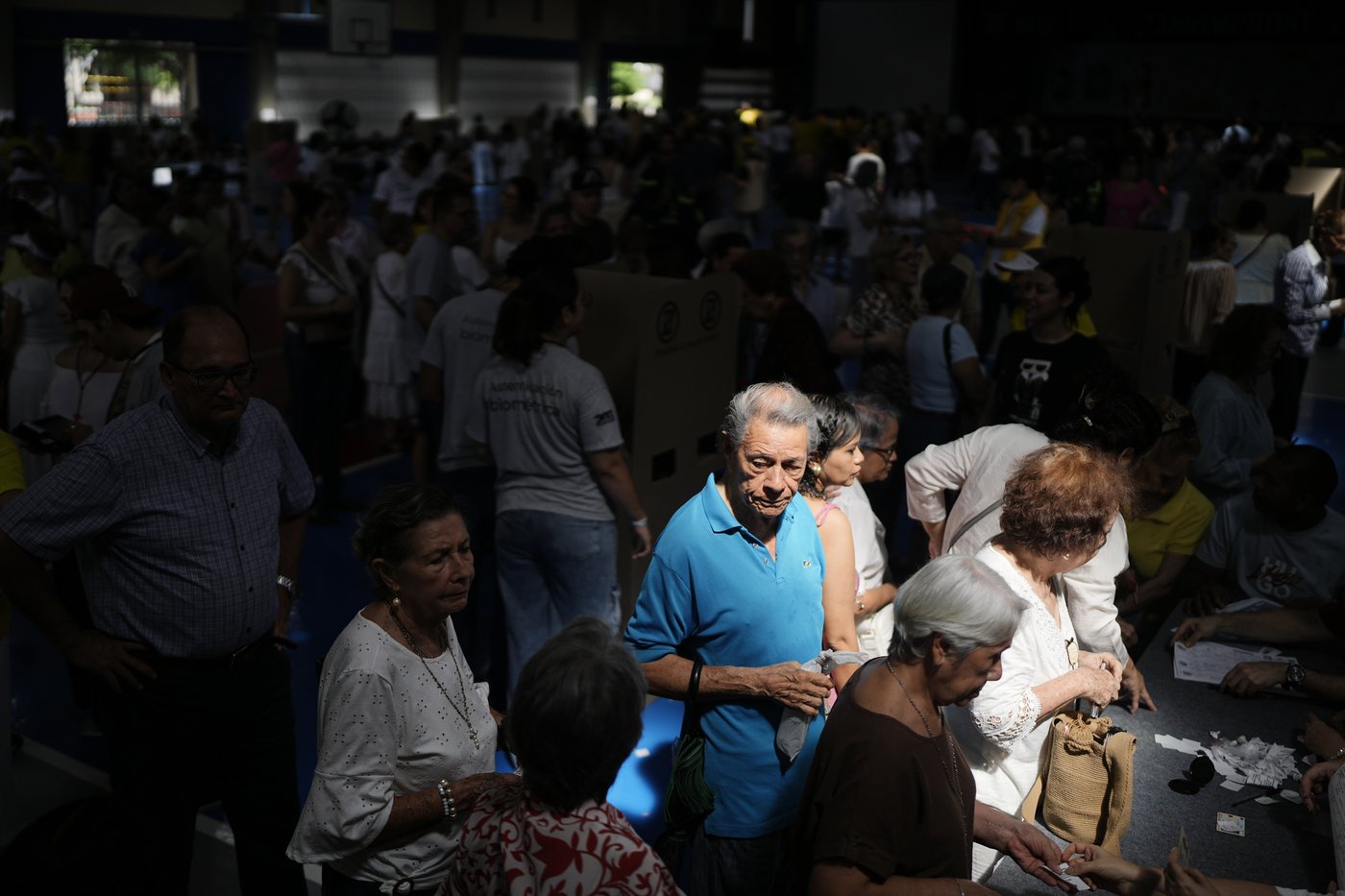 Colombians choose between an outsider and a progressive in a presidential runoff election, in photos | iNFOnews.ca