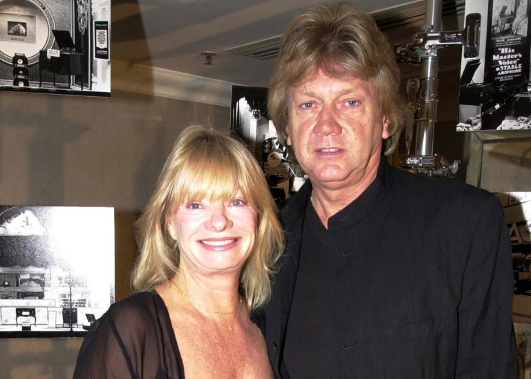 John Lodge, singer and bassist of Moody Blues during classic era, dies at 82 | iNFOnews.ca