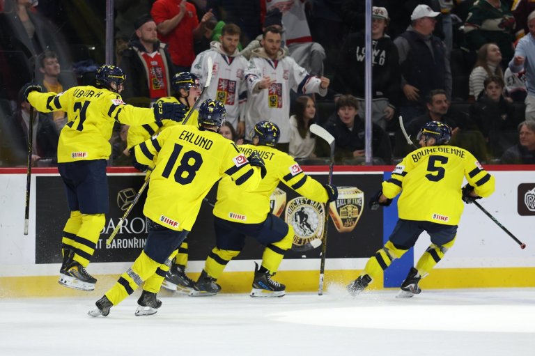 Sweden beats Czechia 4-2 for its third world junior hockey title | iNFOnews.ca
