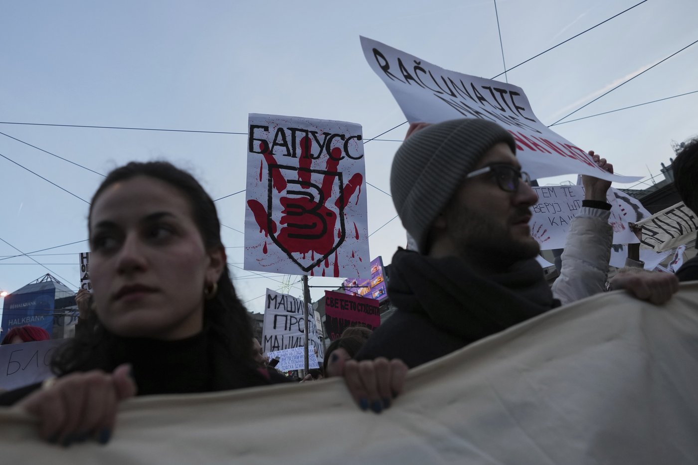 Thousands stream into Belgrade square to protest against populist Serbian president | iNFOnews.ca