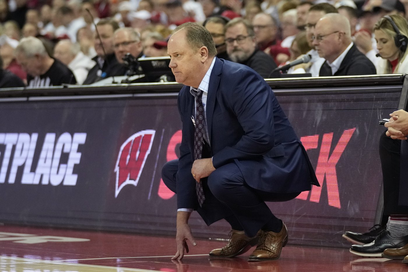 No. 21 Wisconsin breezes past Indiana 76-64 to beat Hoosiers in Madison for 21st straight time | iNFOnews.ca