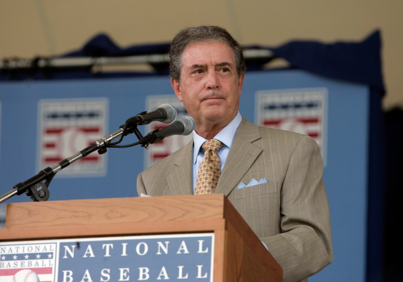 A Kansas City voice hits a stunning milestone: Denny Matthews to call his 8,000th Royals game | iNFOnews.ca