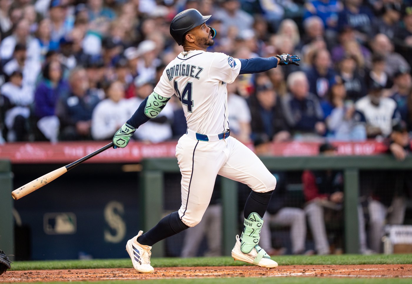 Mariners hit 4 homers for 2nd straight game, beat Diamondbacks 5-1 | iNFOnews.ca Mariners hit 4 homers for 2nd straight game, beat Diamondbacks 5-1 | iNFOnews.ca