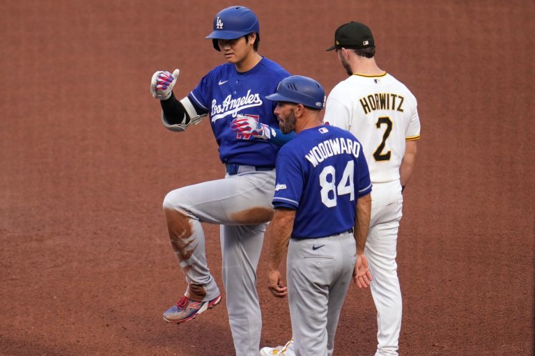 Shohei Ohtani leaves Dodgers game vs. Pirates in 7th inning with left knee inflammation | iNFOnews.ca