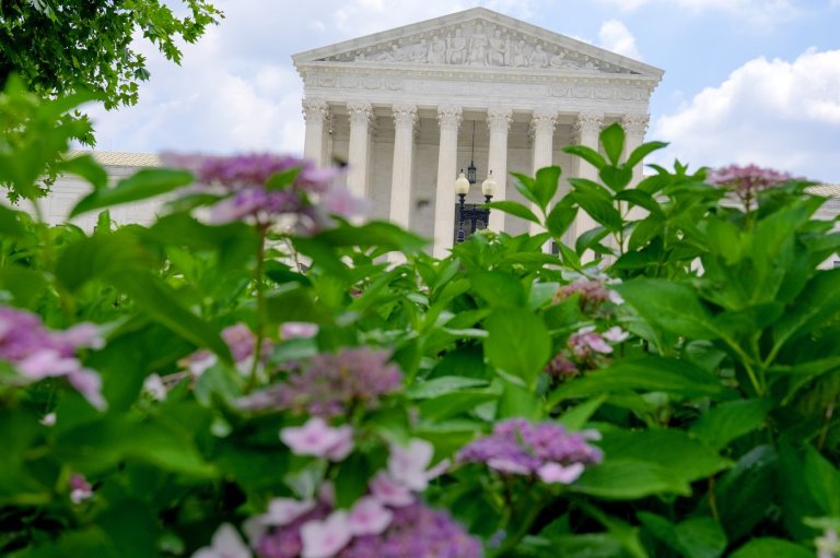 The Latest: Supreme Court is set to rule on Trump’s challenge to birthright citizenship | iNFOnews.ca