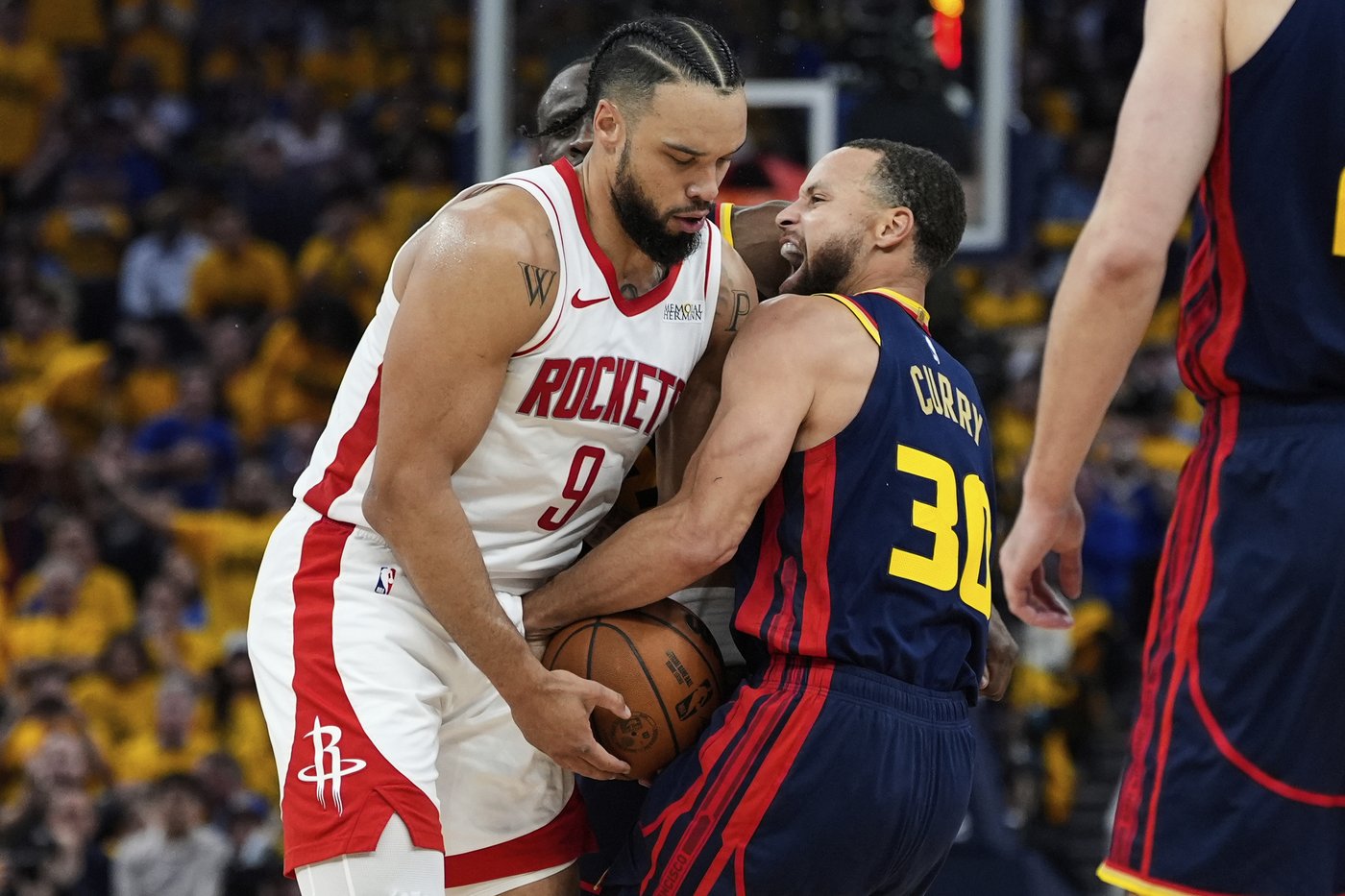 Jimmy Butler returns from injury absence to lead Warriors past Rockets 109-106 for 3-1 series lead | iNFOnews.ca