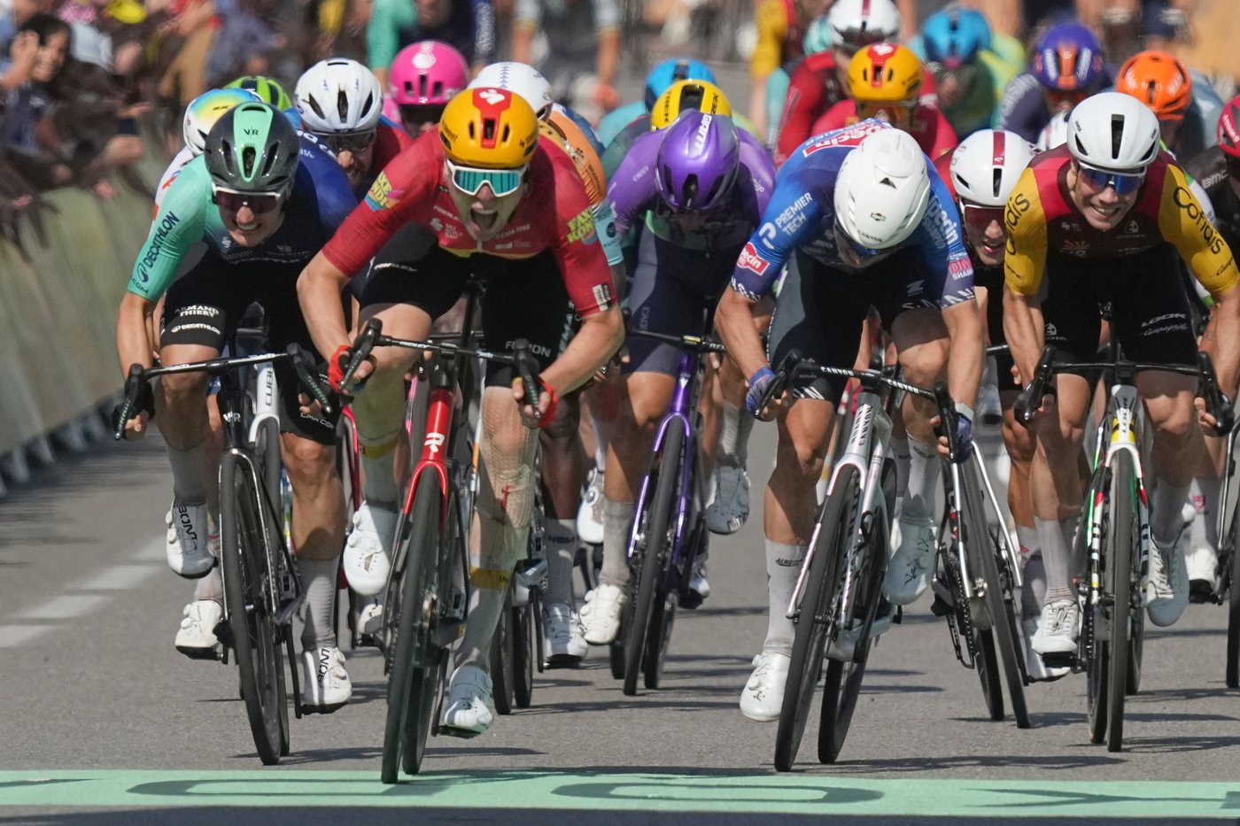 Waerenskjold wins fastest ever stage of Tour de France, Pogačar protects lead | iNFOnews.ca Waerenskjold wins fastest ever stage of Tour de France, Pogačar protects lead | iNFOnews.ca