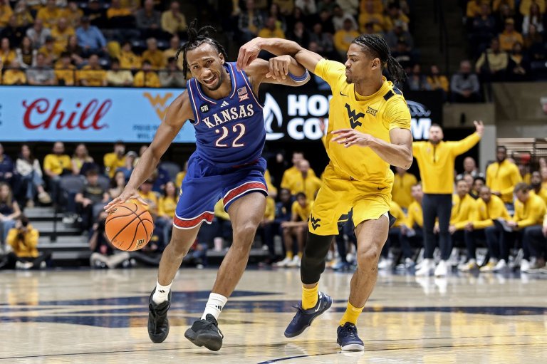 Peterson's lackluster second half leads to another road loss for No. 22 Kansas | iNFOnews.ca
