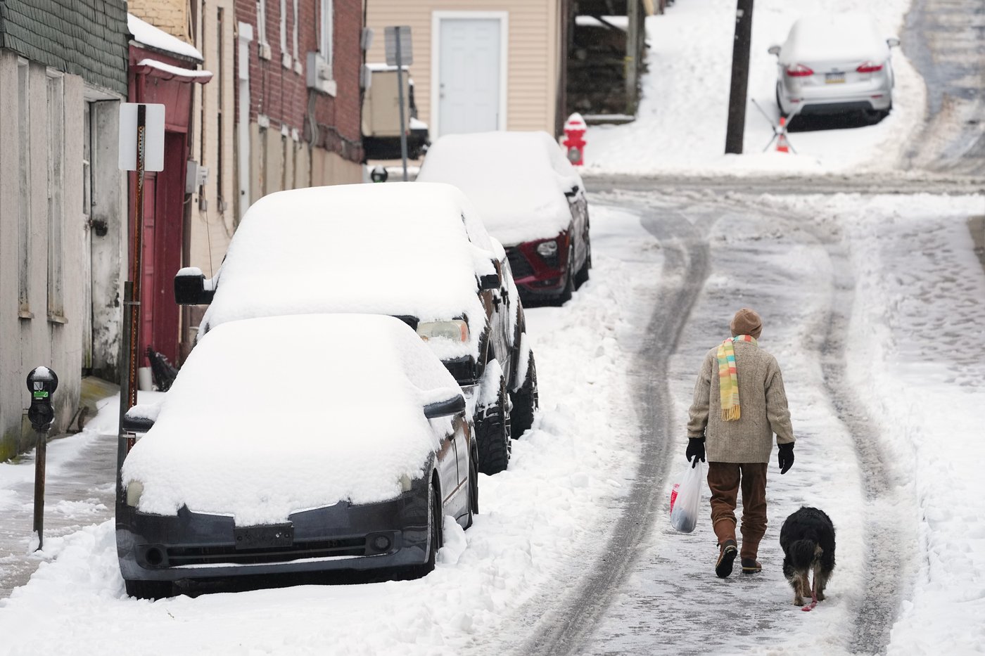 Winter's first big snowstorm hits the Northeast as schools close and traffic slows | iNFOnews.ca