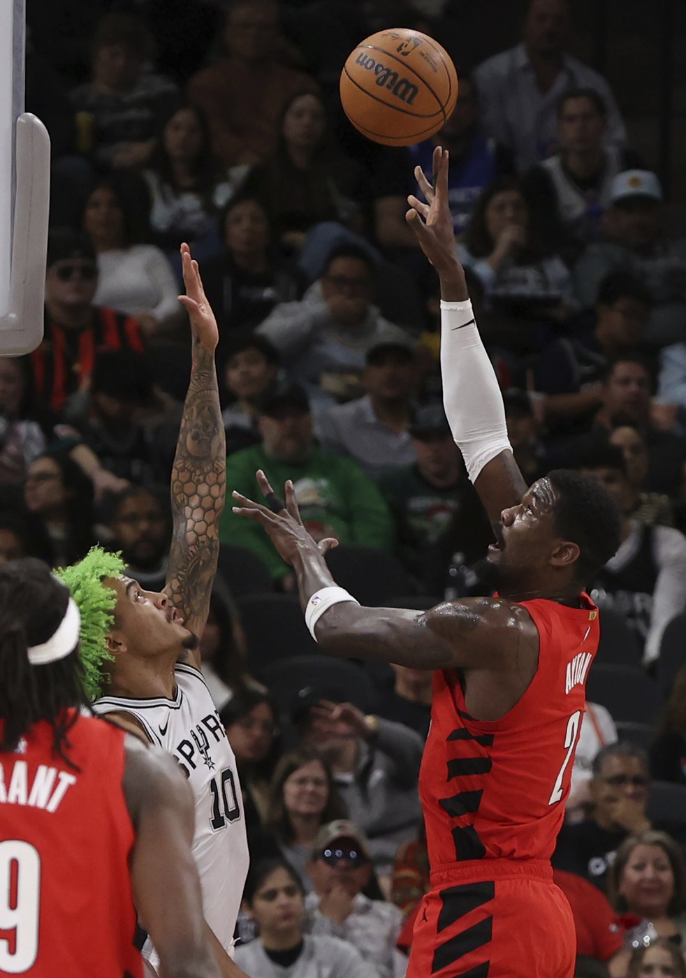 Wembanyama scores 30, matches career high with 10 blocks and Spurs roll past Trail Blazers 114-94 | iNFOnews.ca