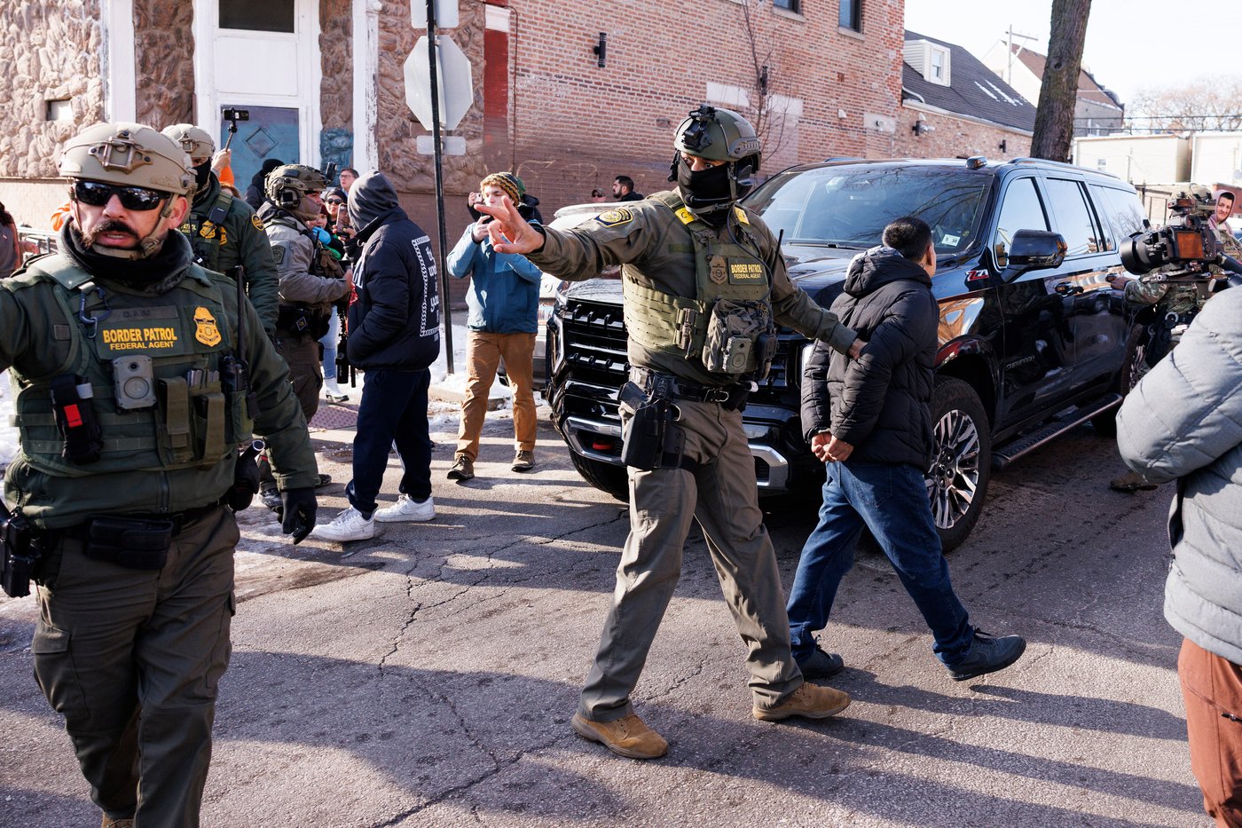 ICE went on a hiring spree. Sterling credentials were not required, AP investigation finds | iNFOnews.ca ICE went on a hiring spree. Sterling credentials were not required, AP investigation finds | iNFOnews.ca