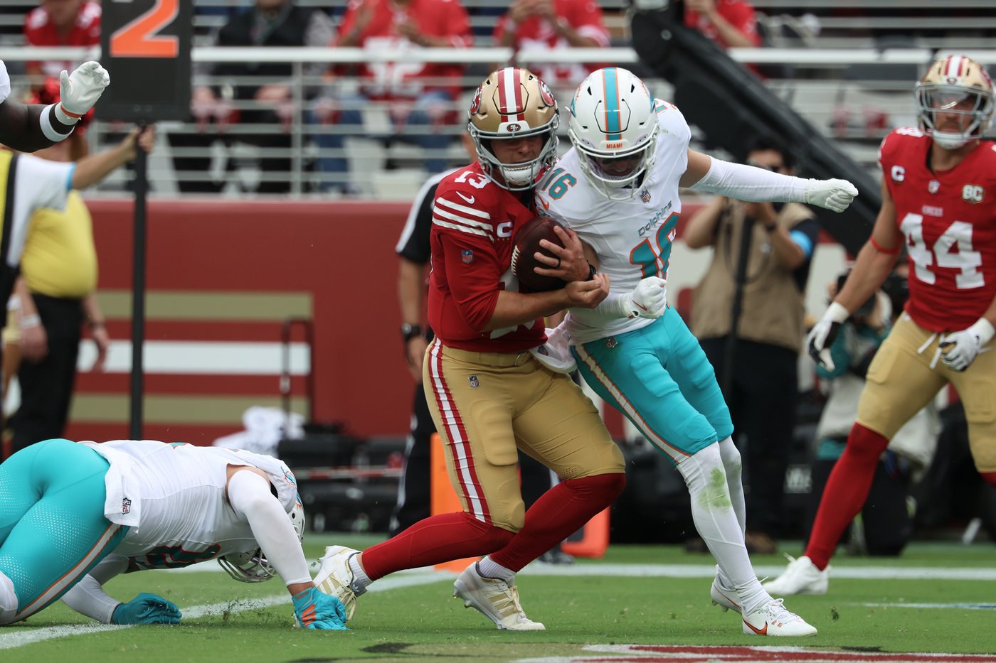 Dolphins must lean on small victories after being overmatched for a second straight game | iNFOnews.ca