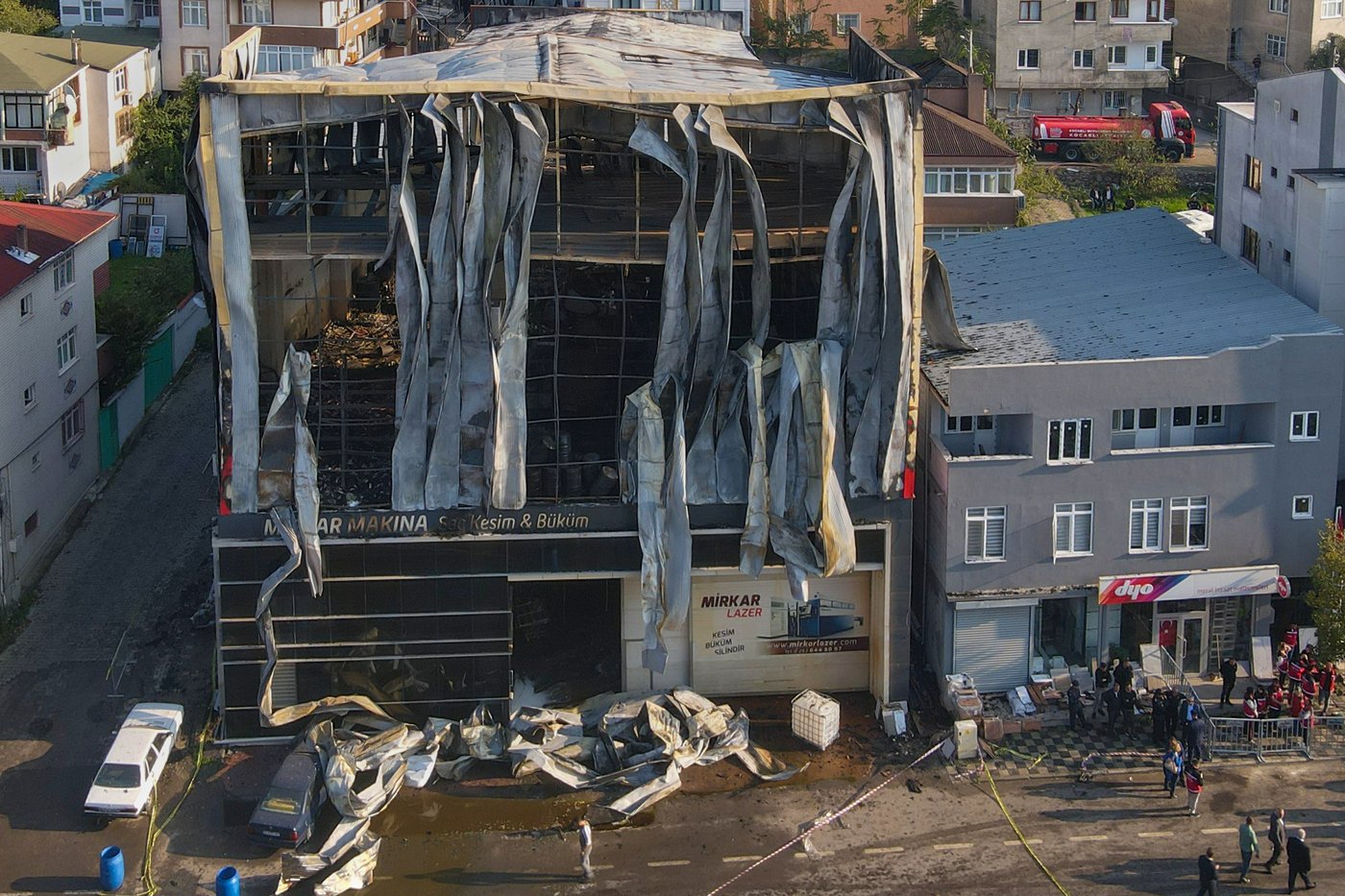 A fire at a perfume depot in northwestern Turkey kills 6 people | iNFOnews.ca A fire at a perfume depot in northwestern Turkey kills 6 people | iNFOnews.ca