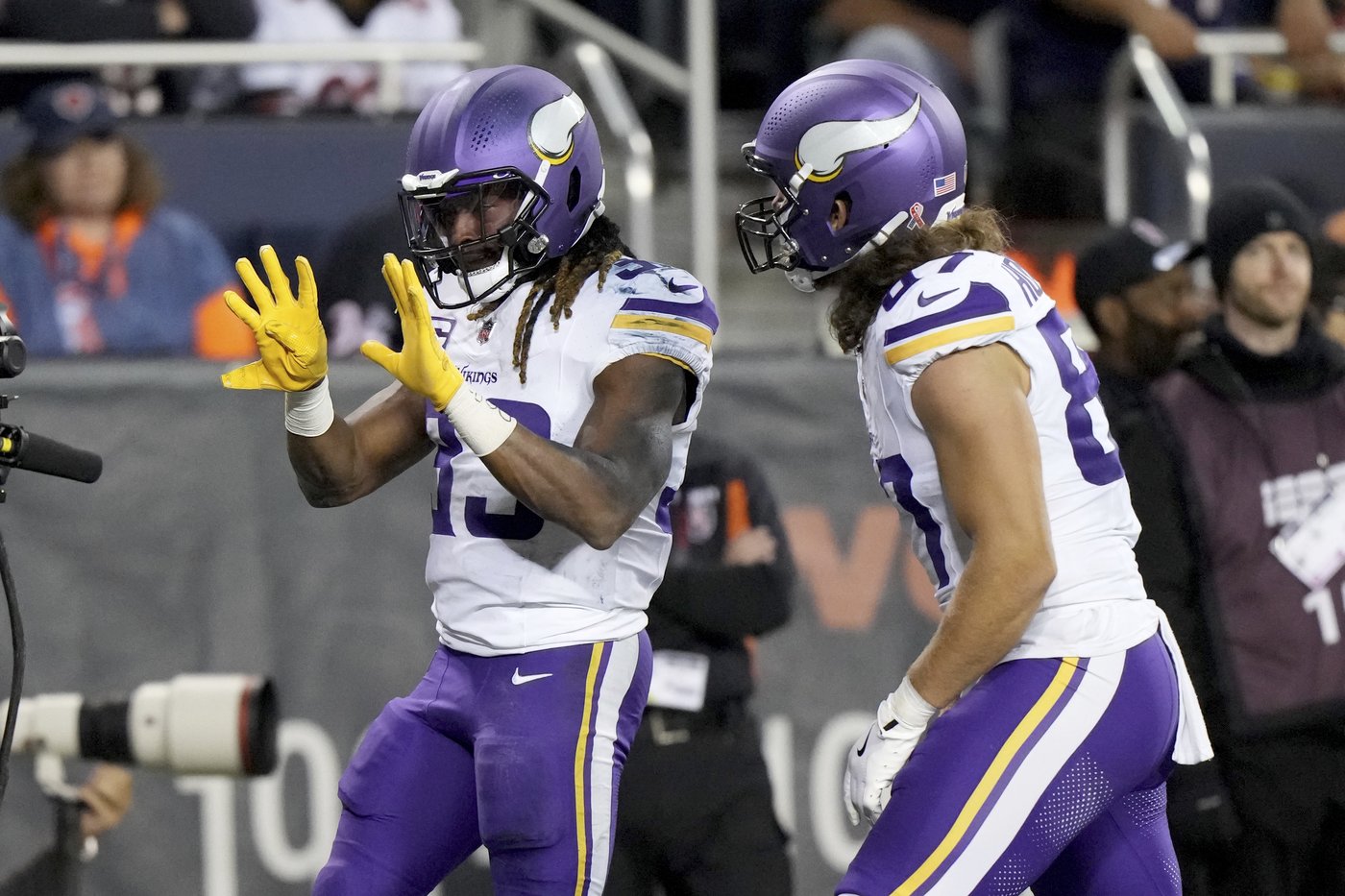 Vikings put RB Aaron Jones on IR with hamstring injury that will sideline him more than a month | iNFOnews.ca