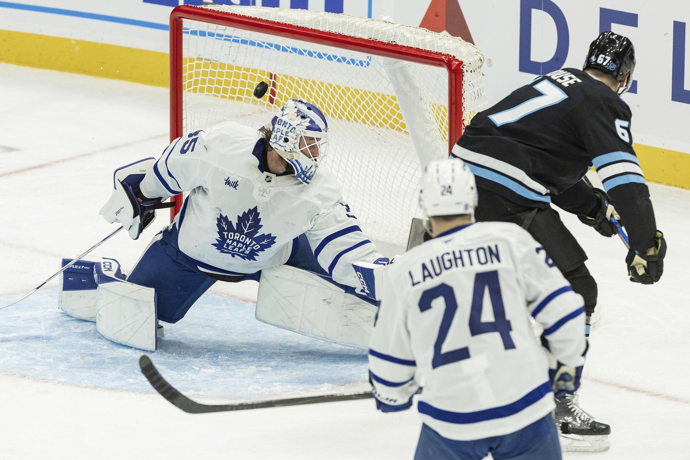 Guenther scores 2 goals as Mammoth beat Maple Leafs 6-1 | iNFOnews.ca