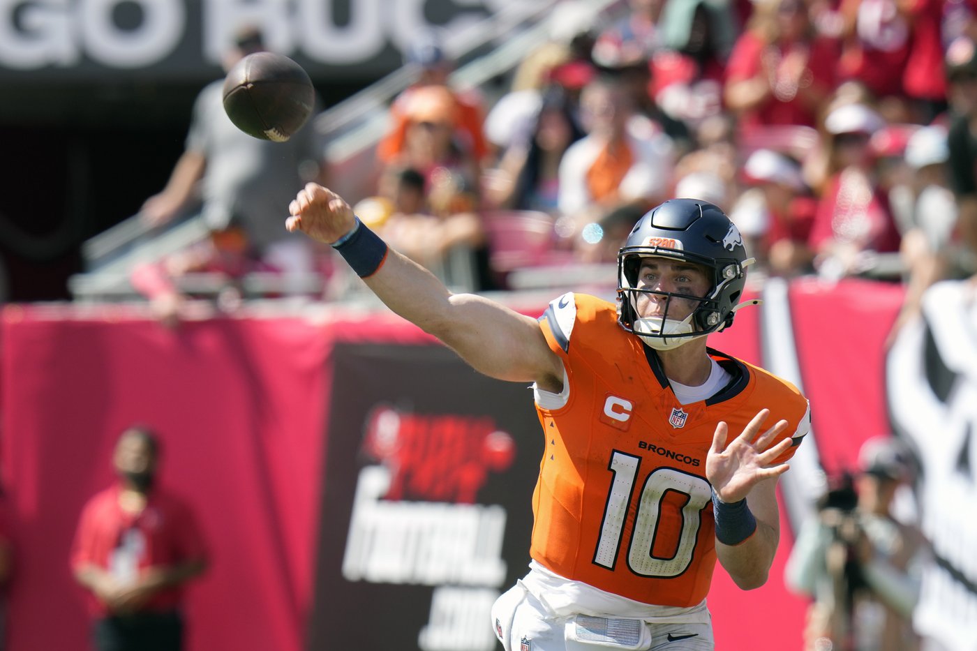 Nix runs for a TD and Lutz kicks 4 FGs to lead Broncos to 26-7 victory over listless Buccaneers | iNFOnews.ca