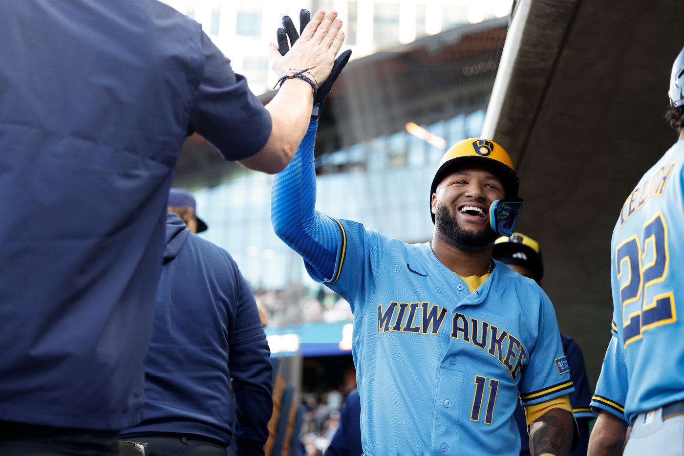 Bolte hits 1st MLB homer and A's go deep 5 more times in Las Vegas for 7-5 win over Brewers | iNFOnews.ca