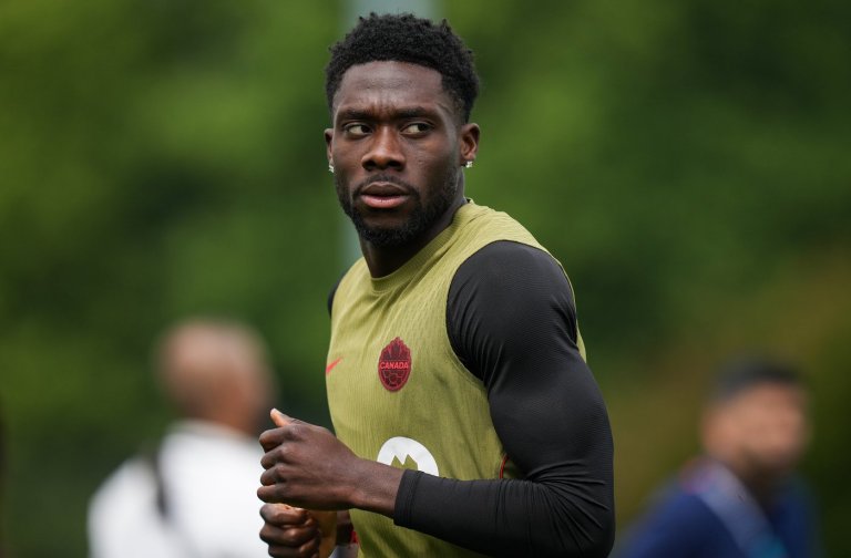 Will Alphonso Davies play against Qatar? Canada keeps star's status under wraps | iNFOnews.ca