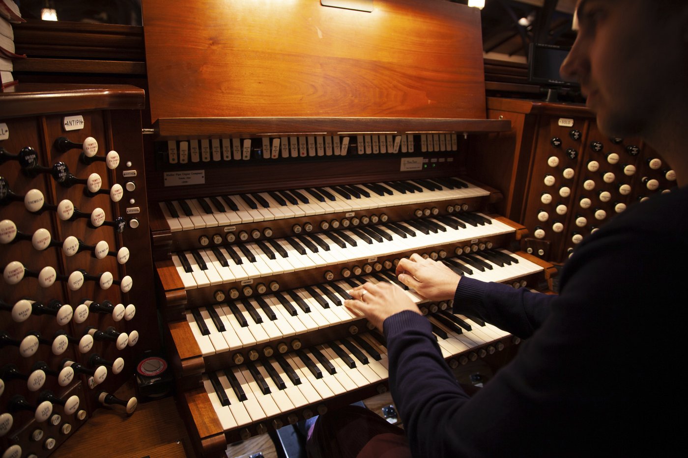 An Arkansas organist is playing 18 hours of Bach this year, one lunch break at a time | iNFOnews.ca