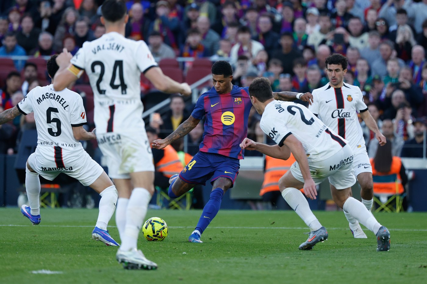 Yamal atones for bad miss with classy goal as La Liga leader Barcelona beats Mallorca 3-0 | iNFOnews.ca