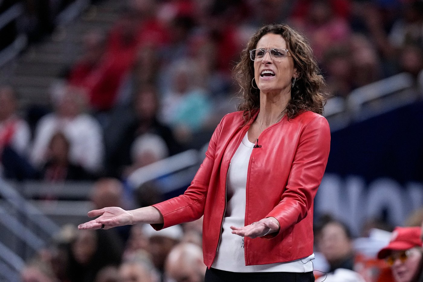 Fever All-Stars Aliyah Boston, Kelly Mitchell disappointed by home fans booing coach Stephanie White | iNFOnews.ca Fever All-Stars Aliyah Boston, Kelly Mitchell disappointed by home fans booing coach Stephanie White | iNFOnews.ca
