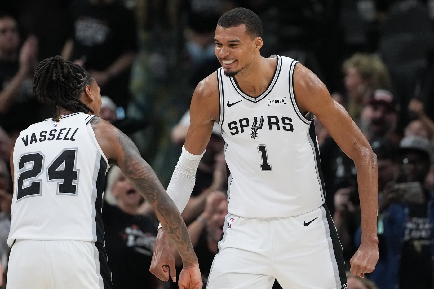 Spurs lack of postseason experience has little impact as they advance in first playoffs since 2019 | iNFOnews.ca Spurs lack of postseason experience has little impact as they advance in first playoffs since 2019 | iNFOnews.ca